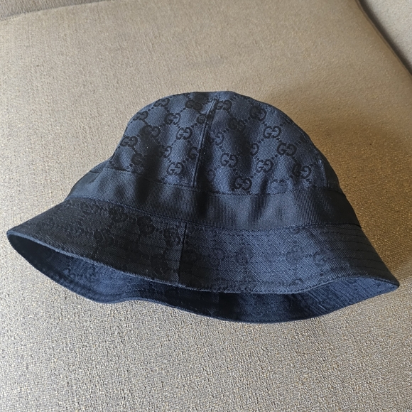 GUCCI GG Monogram Bucket Hat M Black UNISEX - Picture 4 of 9